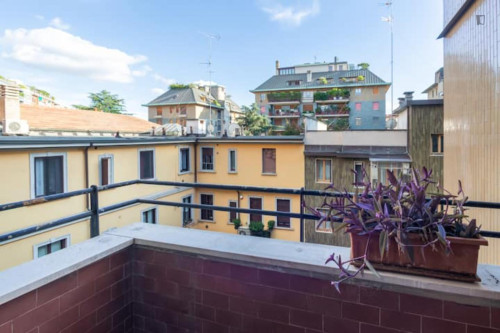 Very nice ensuite double bedroom near Tre Torri metro