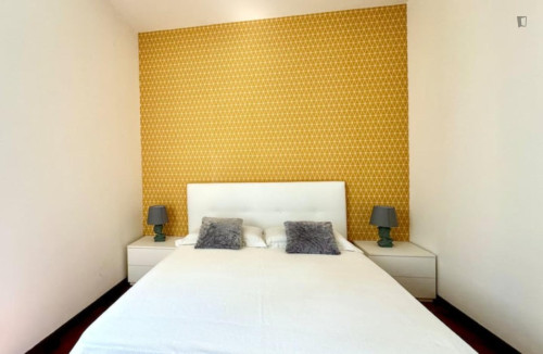 Cosy double bedroom near Tre Torri metro