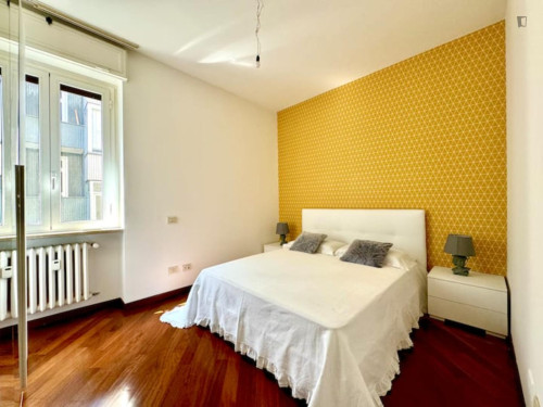 Cosy double bedroom near Tre Torri metro