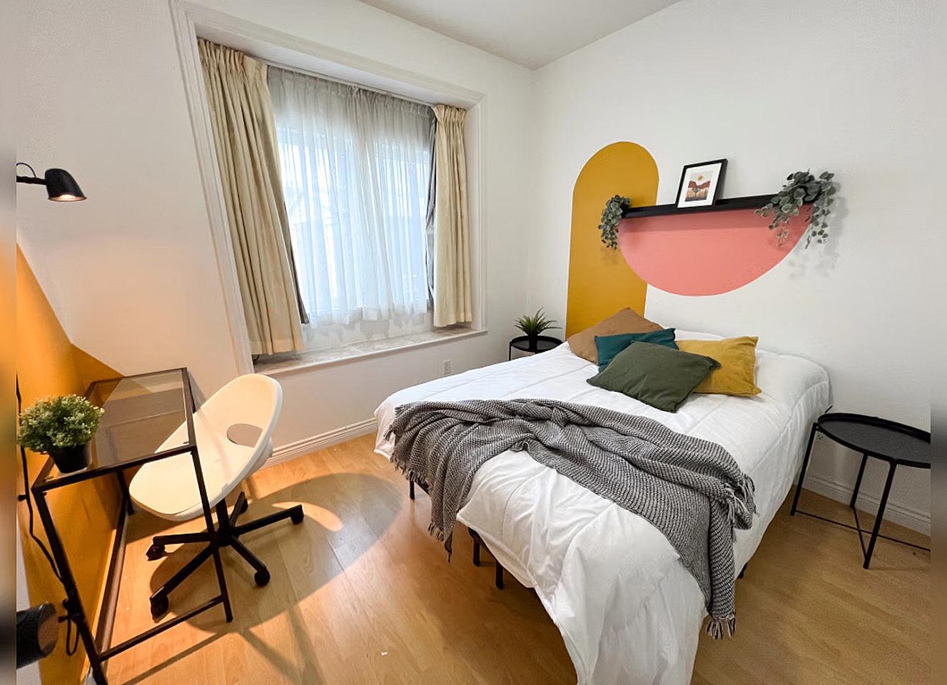 Bleecker Room - 8