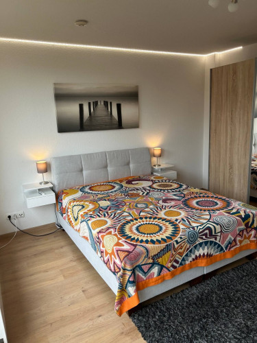 Central & bright apartment with balcony