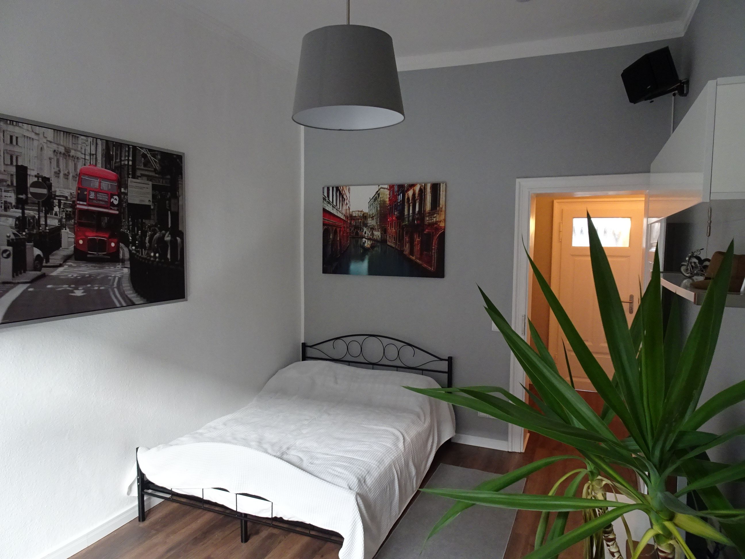  2room Apartment With Balcony In Quiet Location  -  2room apartment with balcony in quiet location  - Gallery -  21