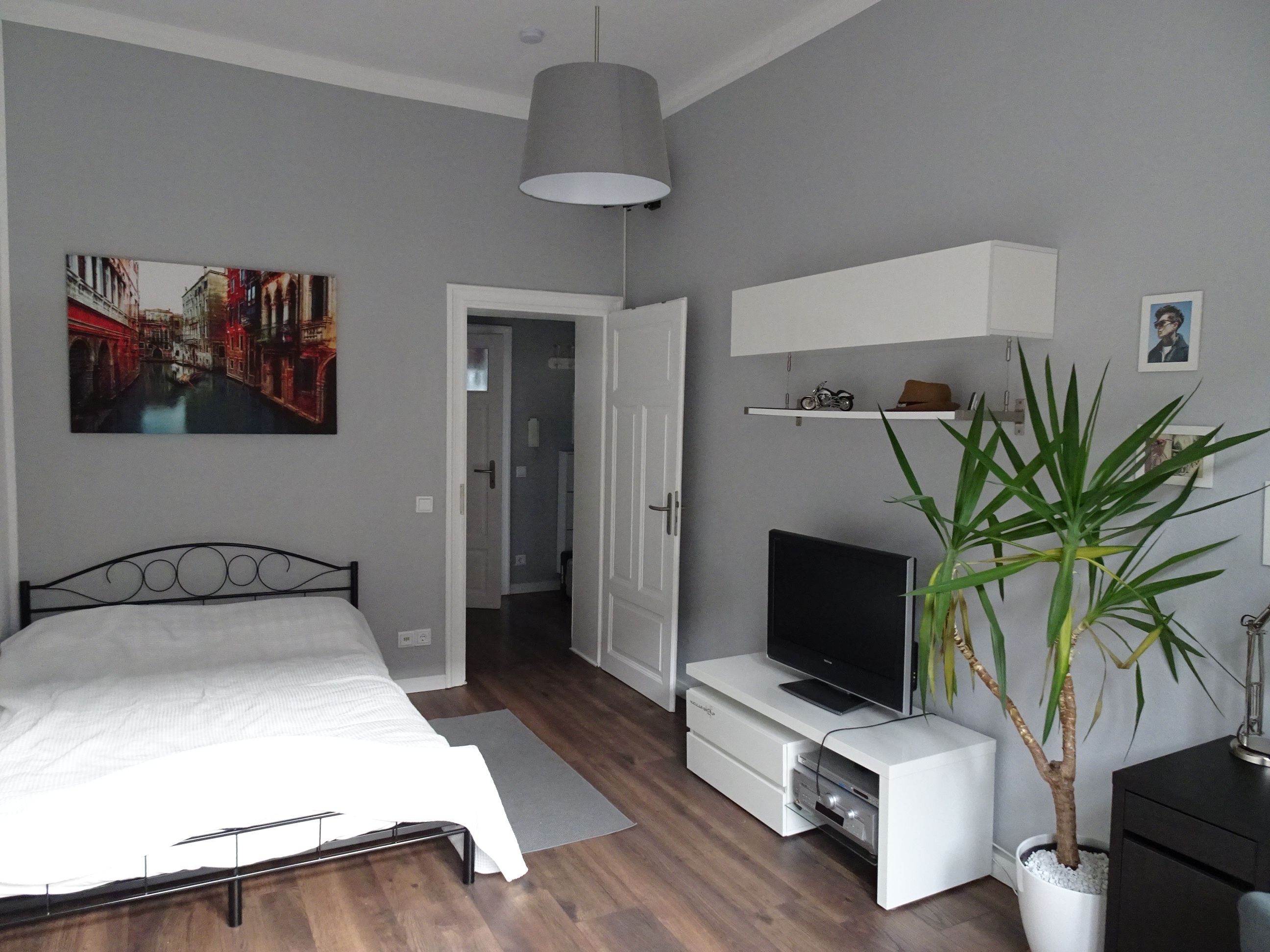  2room Apartment With Balcony In Quiet Location  -  2room apartment with balcony in quiet location  - Gallery -  24