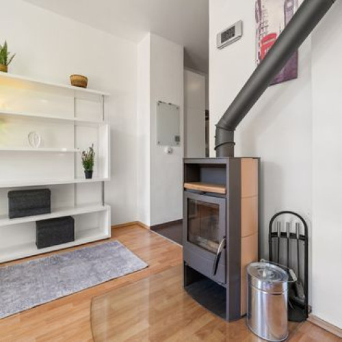 Spacious, very quiet 3 room apartment in an old building