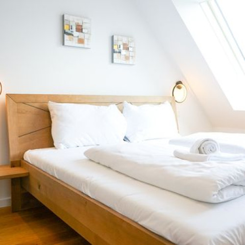 2 BR Apartment in Vienna with balcony