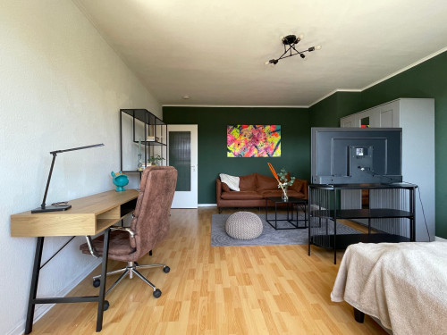 Bright & cozy apartment located in Kiel between UKSH and University I fully new furnished I All-Inkl. I WLAN