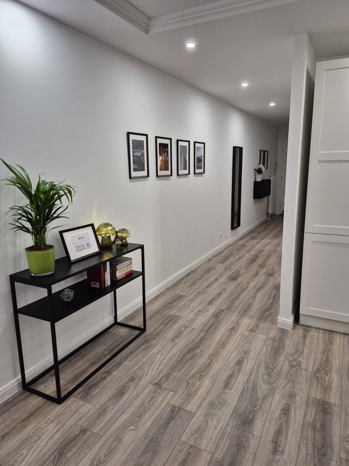 With Swimming Pool And Sauna In The Heart Of The City | Underground Parking Included - 20