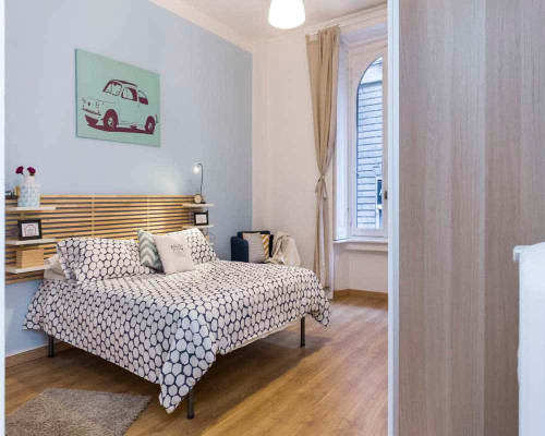 Stanza in Via Bartolomeo Eustachi