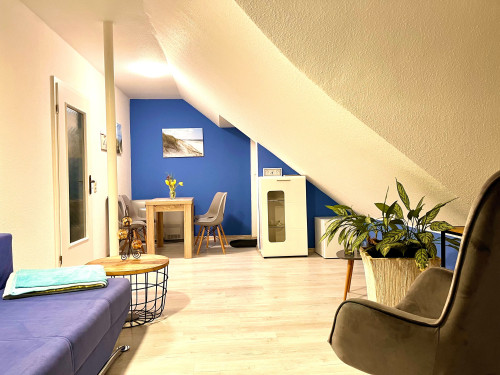 Fantastic 2 room apartment, very central, with terrace + balcony, newly renovated.