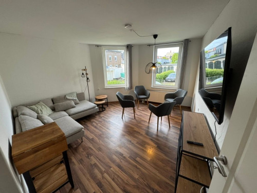 HyggeStay | central | 2x double bed | workspace | highspeed WiFi | charming & modern - Gallery - 8