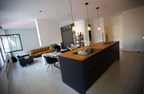 Fully Furnished Premium Loft – Sindelfingen City Center (Marktplatz) Available now