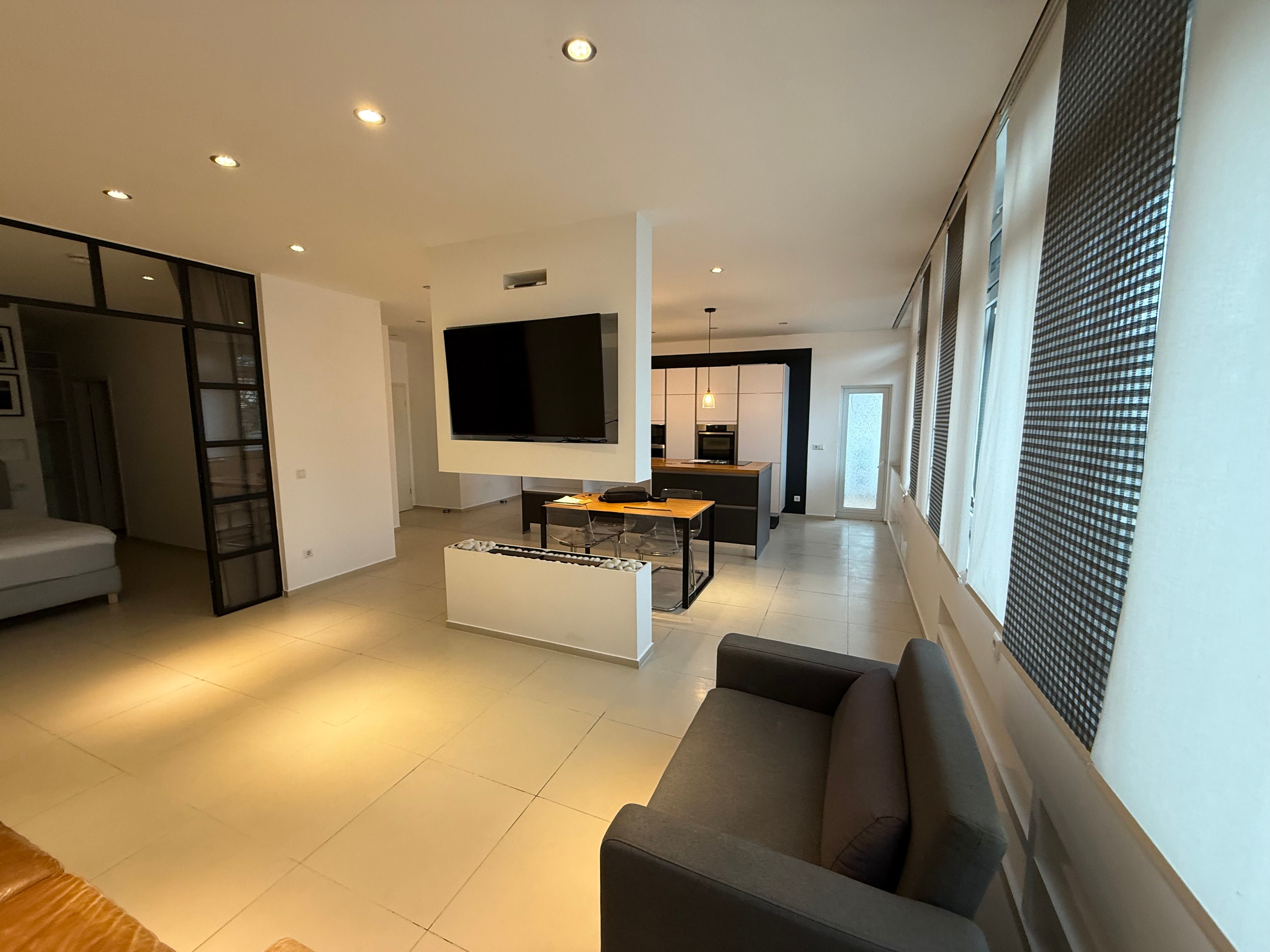 Fully Furnished Premium Loft – Sindelfingen City Center (Marktplatz) Available Now - 6