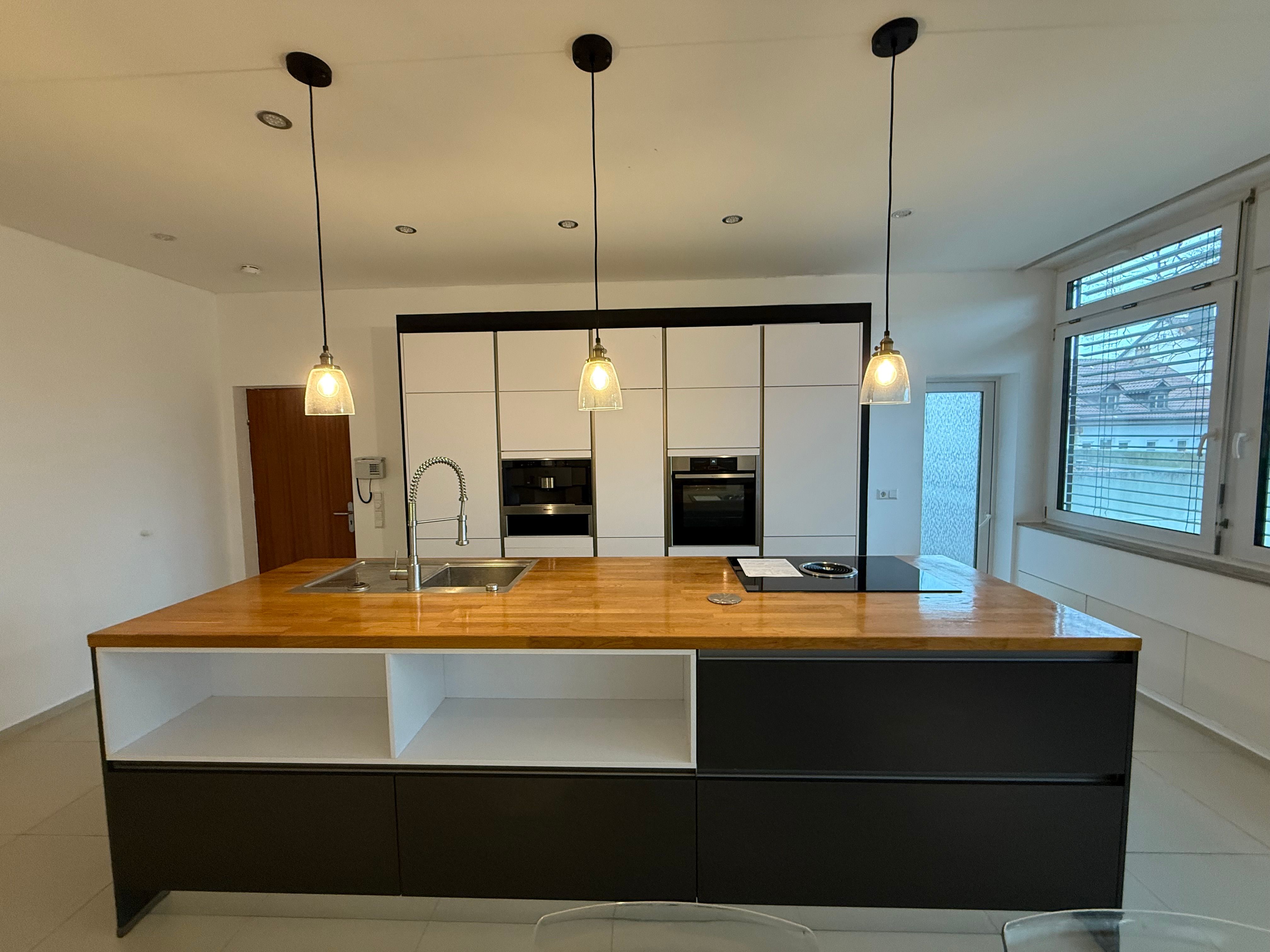 Fully Furnished Premium Loft – Sindelfingen City Center (Marktplatz) Available Now - 11