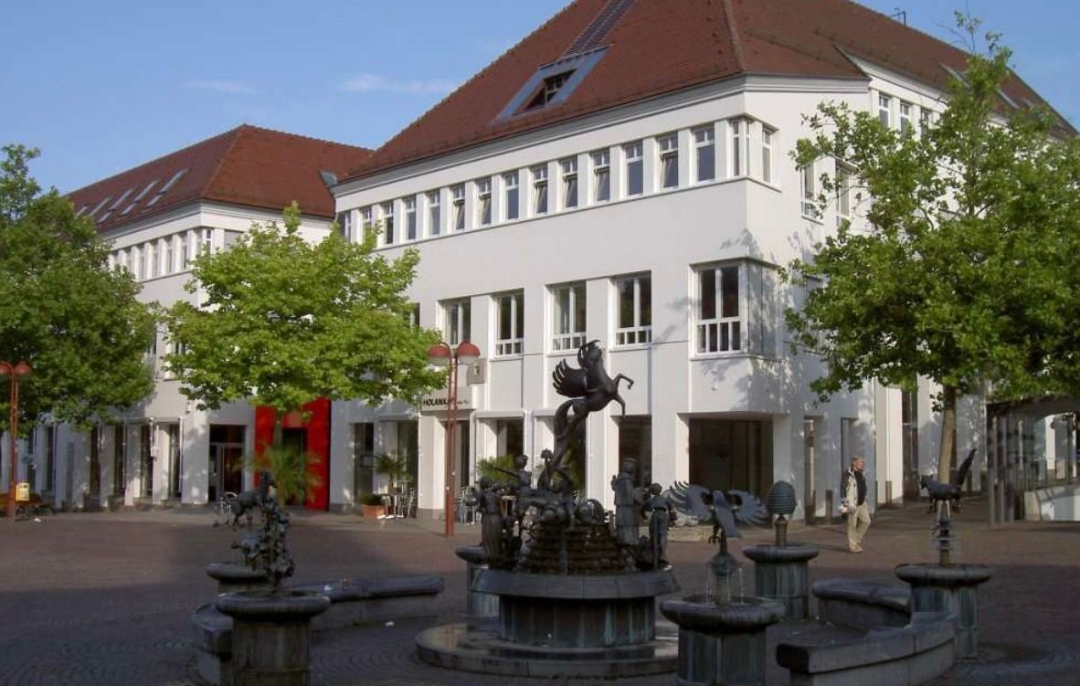 Fully Furnished Premium Loft – Sindelfingen City Center (Marktplatz) Available Now - 15