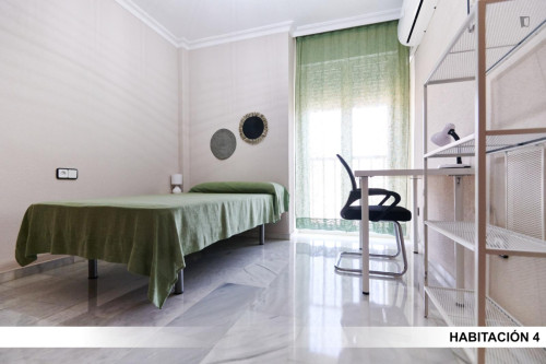Alluring single bedroom in Macarena
