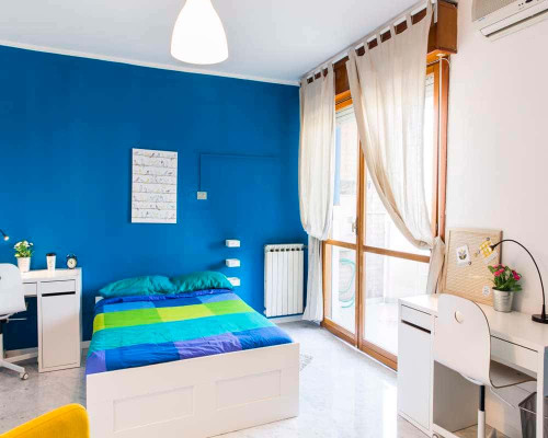 Stanza in Via dei Missaglia