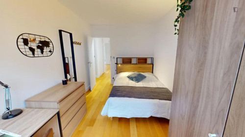 Double bedroom near Parc Georges-Brassens