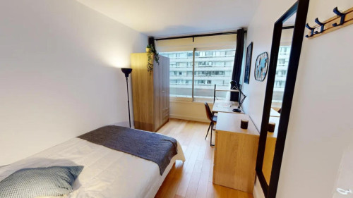 Double bedroom near Parc Georges-Brassens