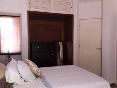 Habitación. Cocino y enseño español