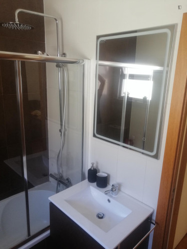 Lovely bedroom next to Laranjeiras metro station