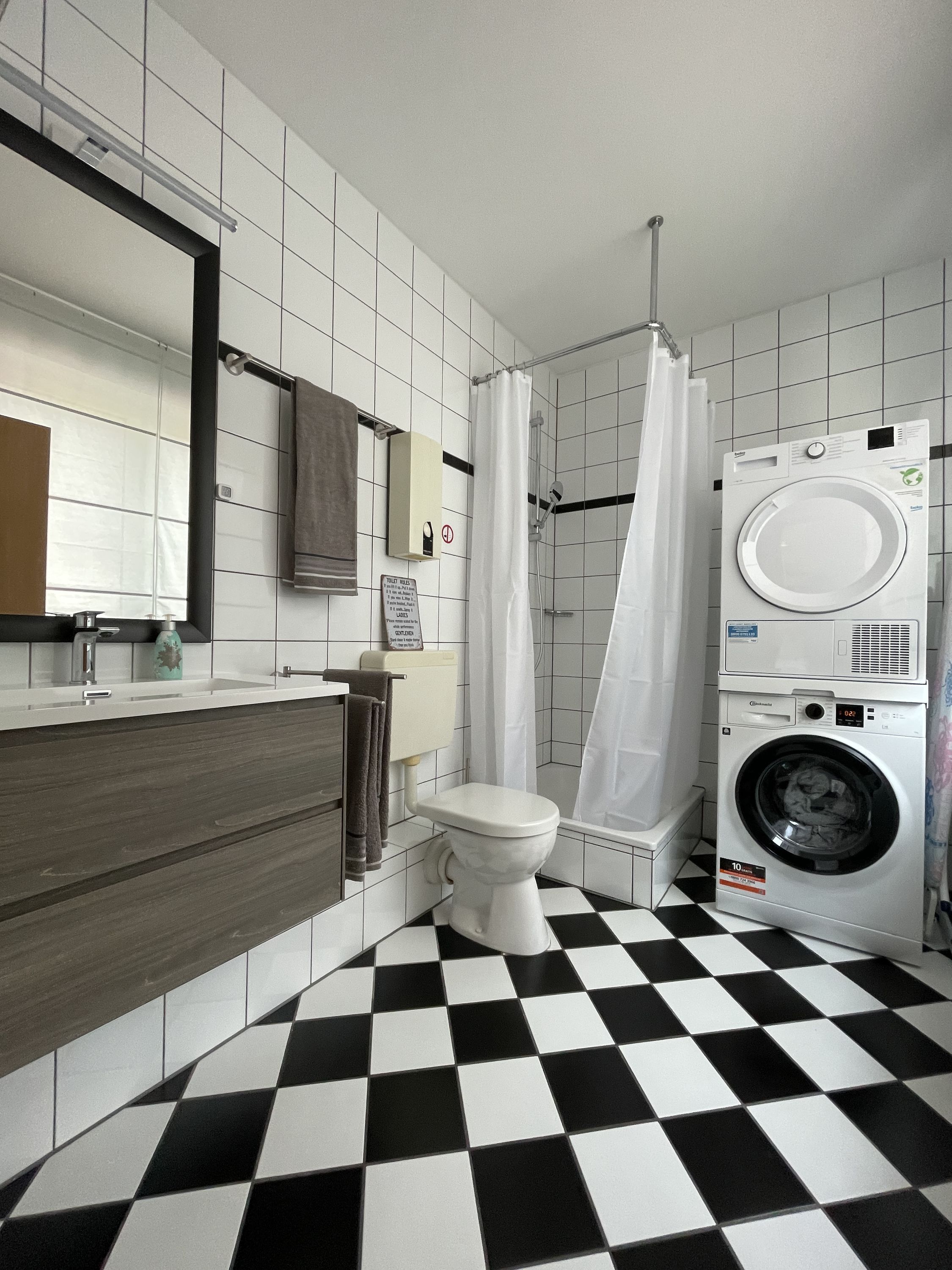  Charming City Flat In Mönchengladbach: Fully Equipped & Comfortable  -  Charming city flat in Mönchengladbach: fully equipped & comfortable  - Gallery -  28