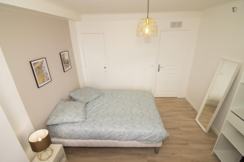 Very nice double bedroom in Choisy-le-Roi