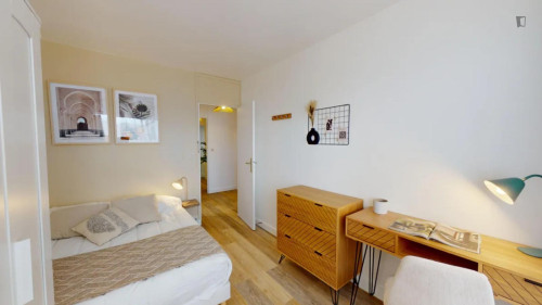 Charismatic double bedroom in Saint-Lambert