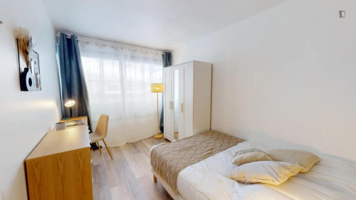 Charismatic double bedroom in Saint-Lambert