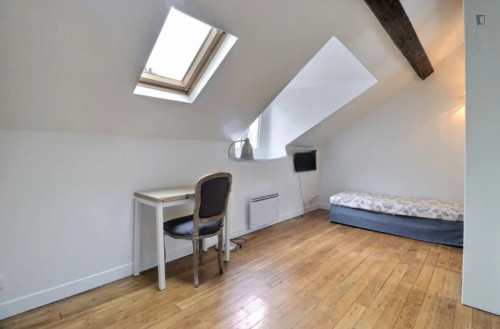 Very cosy studio near the Place de Clichy metro