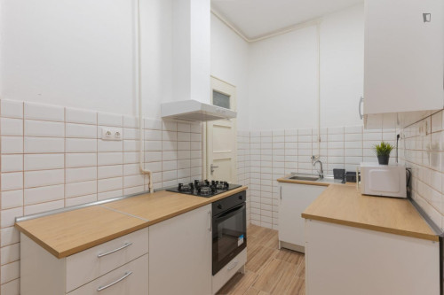 Homely single bedroom near the Astoria metro