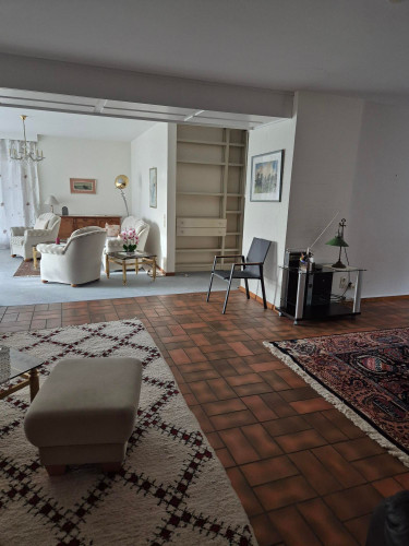 großzügige 120m² lichtdurchflutete Wohnung im Grünen