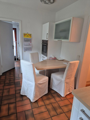 großzügige 120m² lichtdurchflutete Wohnung im Grünen