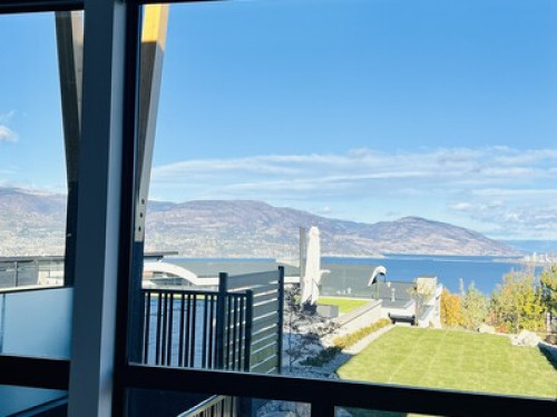 Hilltop Luxury Room with Stunning V