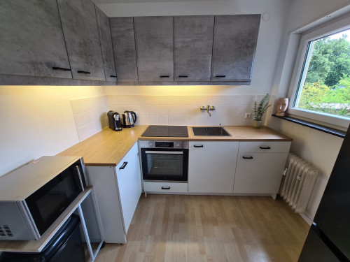 Lovely Apartment with Balcony & Parking - Gallery - 17