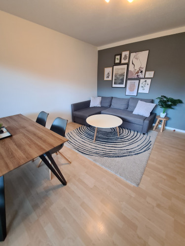 Lovely Apartment with Balcony & Parking - Gallery - 3