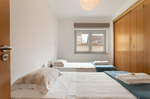 Vibrant 2 Bedroom Apartment with a balcony in front of Sesimbra Beach - Gallery - 9