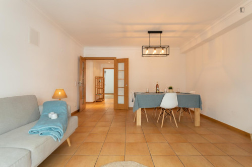 Vibrant 2 Bedroom Apartment with a balcony in front of Sesimbra Beach - Gallery - 33