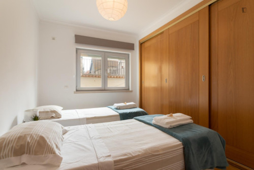 Vibrant 2 Bedroom Apartment with a balcony in front of Sesimbra Beach - Gallery - 7