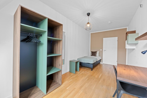 Lovely single bedroom in a brand new building next to Stadtmitte metro station