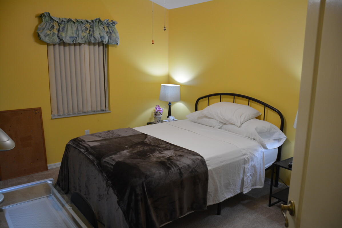 Yellow Room(Single Bed) - 1
