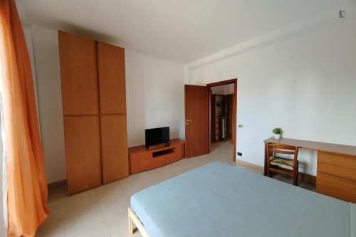 Lovely double bedroom near Milano Certosa station