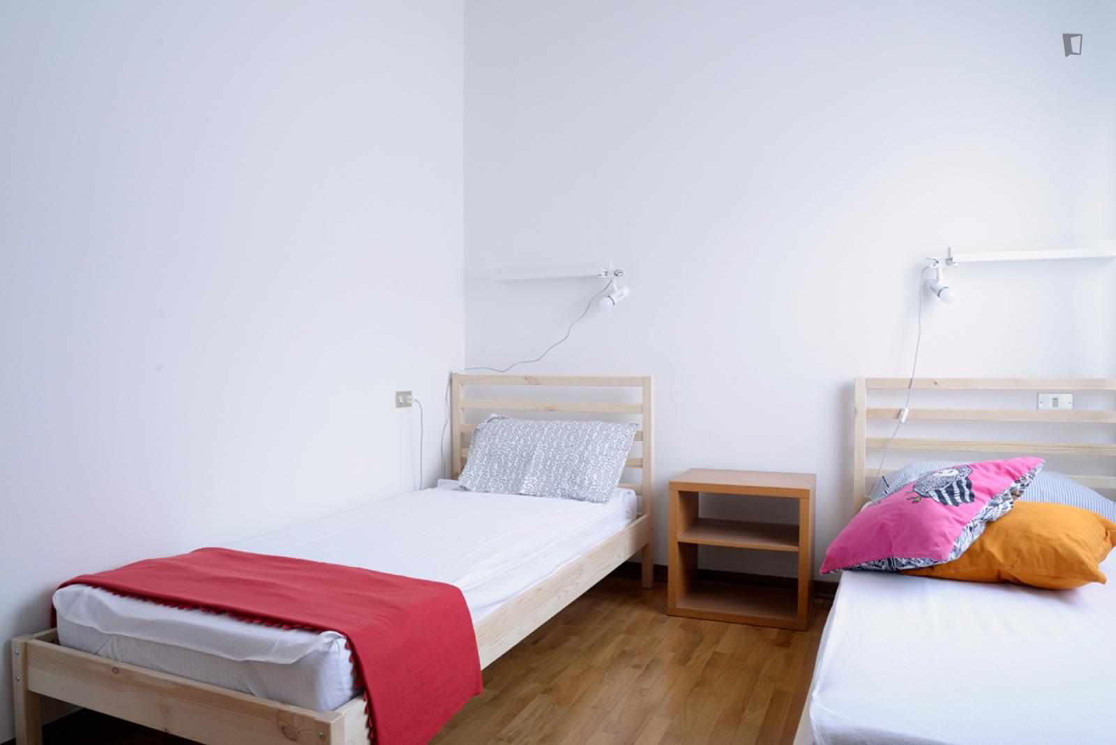  Bed In Neat Twin Bedroom In Bicocca  -  Bed in neat twin bedroom in Bicocca  - Gallery -  1