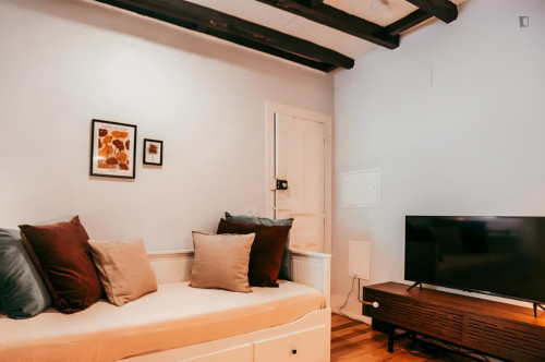 Tempting 3 Bedroom Apartment close to Restauradores Metro