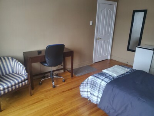 Longueuil Metro Station - Downtown Access