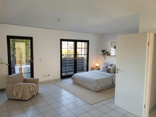 Spacious and stylish apartment for 4 pax with balcony & parking spot