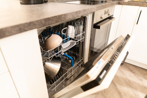145273402620251110031019AM