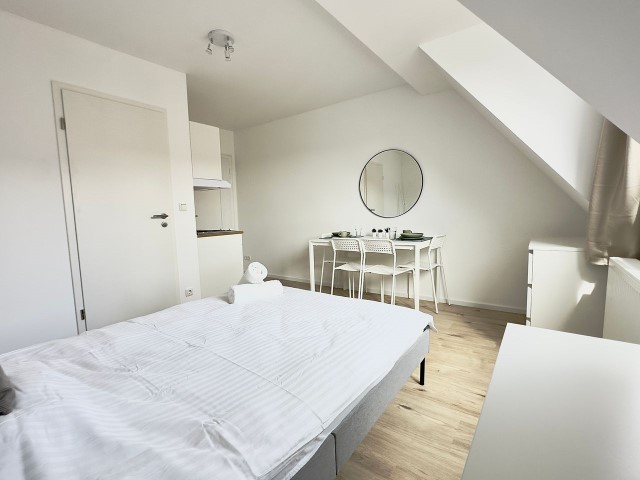 Studio - New & cozy Studio in the City Center with Roof Top View - Gallery - 2