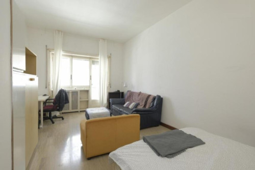 Big Room With Balcony Next to Metro B Libia - Ideal for Students