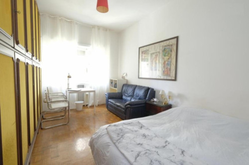 Big Room Next to Metro B Libia - Ideal for Students in Rome