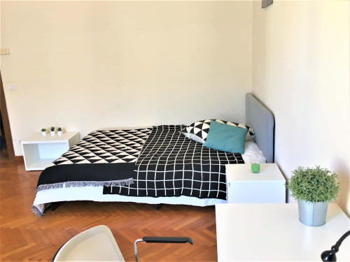 S. 17 Ampia e luminosa singola zona Campo di Marte